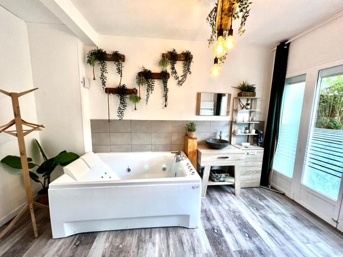Loasis Apartment กาเลส์ ภายนอก รูปภาพ